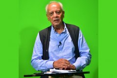 Jimmy-Rayani-during-studio-session-analysing-the-panel-discussion-on-the-contribution-of-Indian-Cricketers-to-Kenyan-Cricket-in-the-80s-and-90s